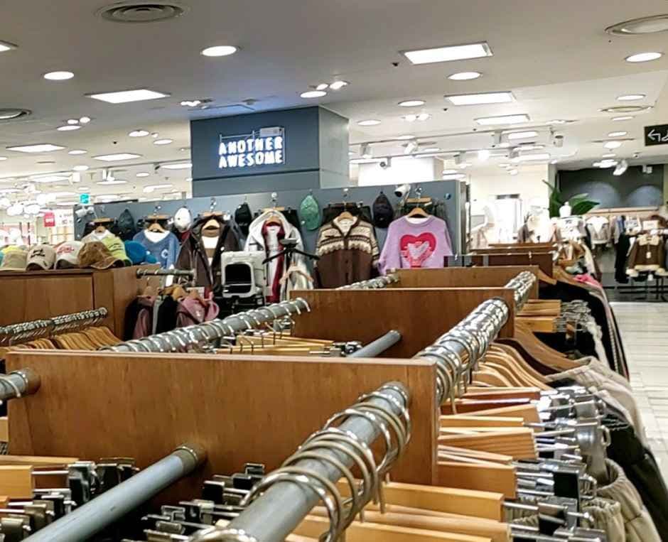 Another Awesome - Newcore Outlets - Pyeongchon Branch [Tax Refund Shop](어나더어썸 뉴코아아울렛 평촌점)
