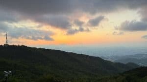 식장산 정상쉼터