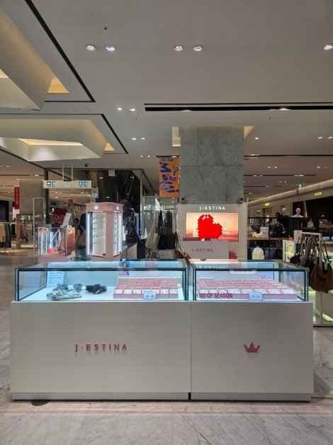 J.Estina - Hyundai Outlet Dongdaemun [Tax Refund Shop](제이에스티나 현대아울렛 동대문점)