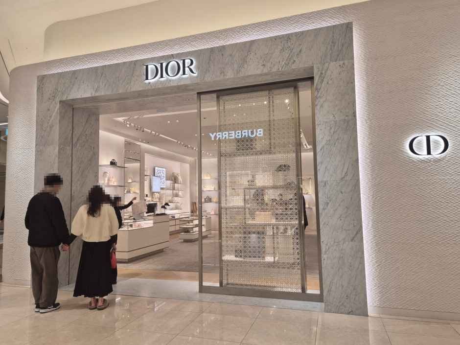 Dior - Shinsegae Art & Science Branch [Tax Refund Shop] (디올 대전신세계 Art&Science점)