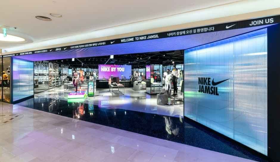 Nike - Lotte Department Store Jamsil Branch [Tax Refund Shop] (나이키 롯데백화점 잠실점)