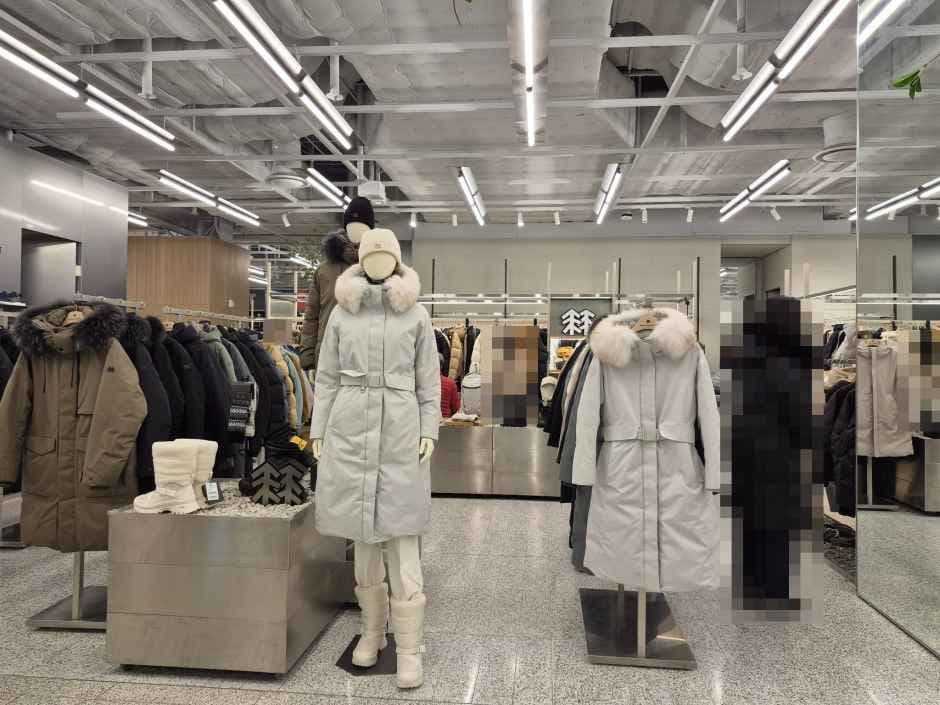 Kolon Sport - Hyundai Department Store The Hyundai Seoul [Tax Refund Shop] (코오롱스포츠 현대백화점 더현대 서울)