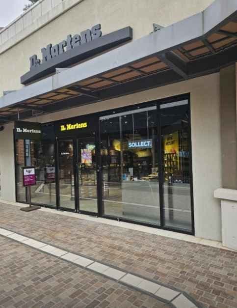 Dr. Martens - Shinsegae Simon Premium Outlets Paju Branch [Tax Refund Shop] (닥터마틴 신세계사이먼프리미엄아울렛 파주점)