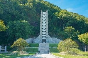 충익사 의병탑