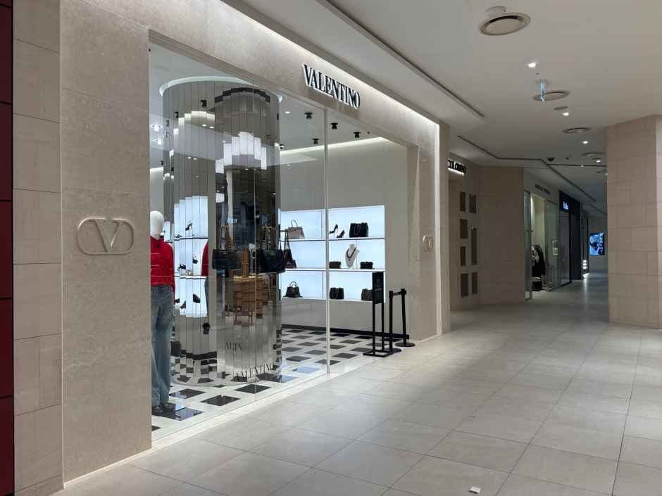 Valentino - Shinsegae Department Store Centum City Branch [Tax Refund Shop] (발렌티노 신세계백화점 센텀시티점)