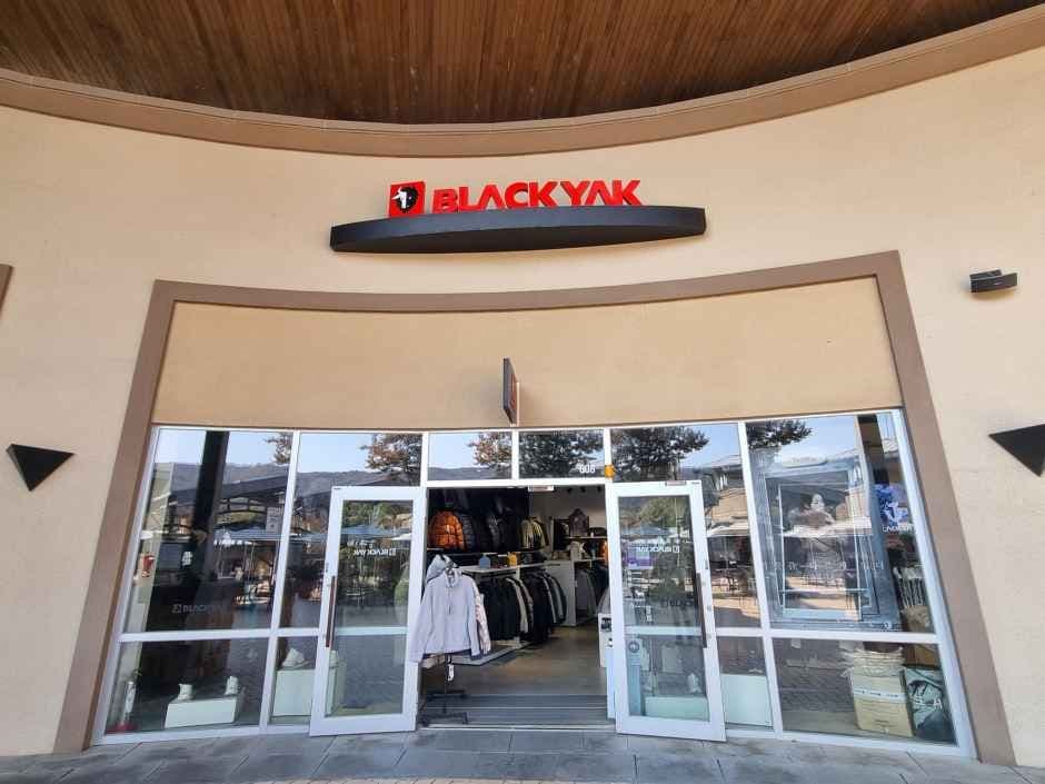 Black Yak - Shinsegae Simon Premium Outlets Yeoju Branch [Tax Refund Shop](블랙야크 신세계사이먼프리미엄아울렛 여주점)