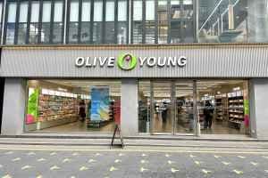 Olive Young - Singangnam Branch [Tax Refund Shop](올리브영 신강남점)
