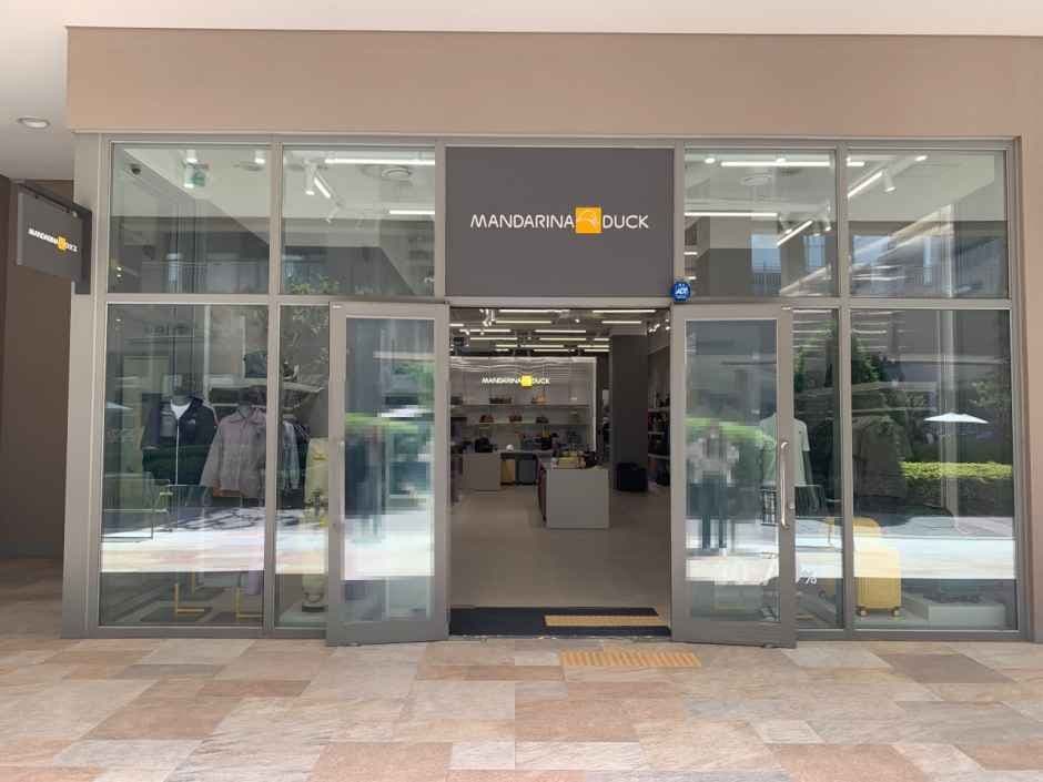 Mandarina Duck - LOTTE Premium Outlets Icheon Branch [Tax Refund Shop](만다리나덕 롯데프리미엄아울렛 이천점)